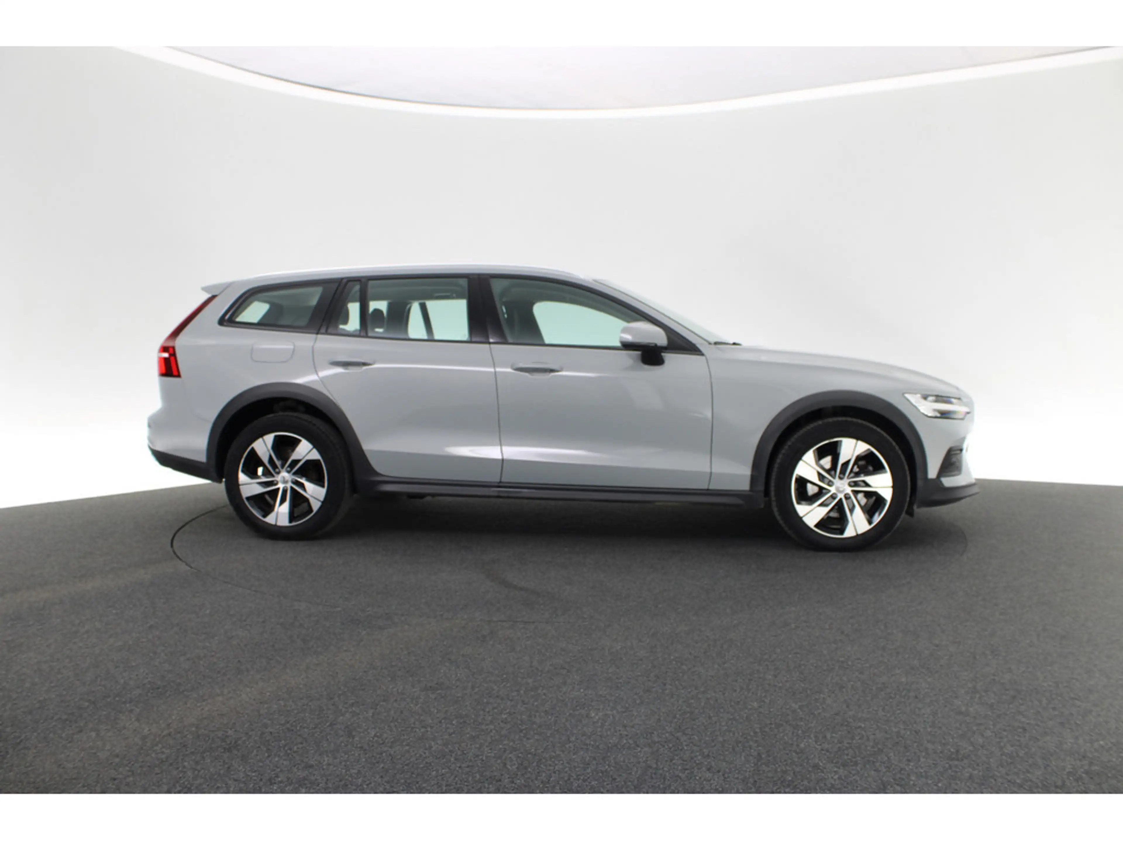 Volvo V60 Cross Country 2.0 Plus AWD LEDER KAMERA — photo 7