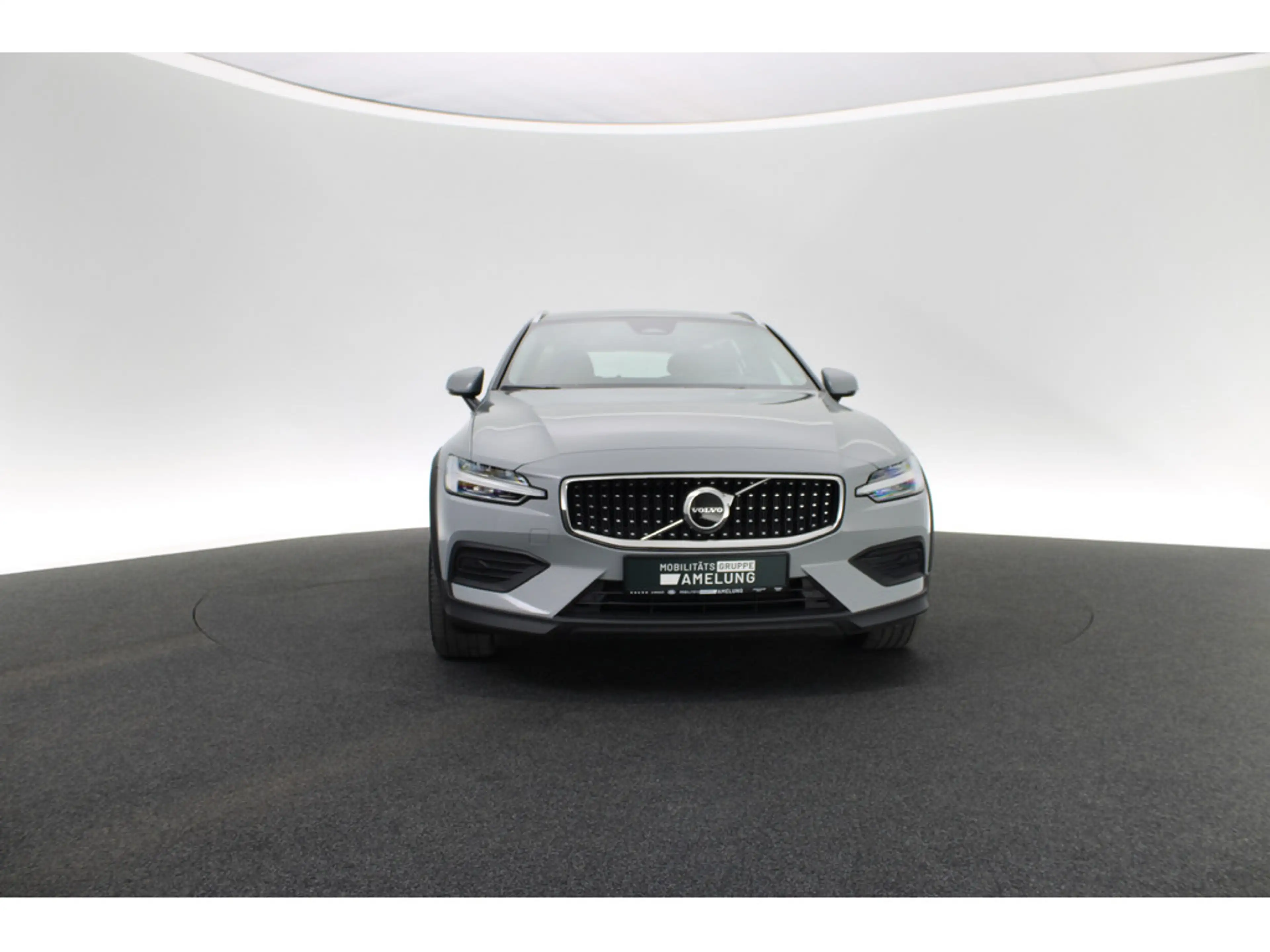 Volvo V60 Cross Country 2.0 Plus AWD LEDER KAMERA — photo 9