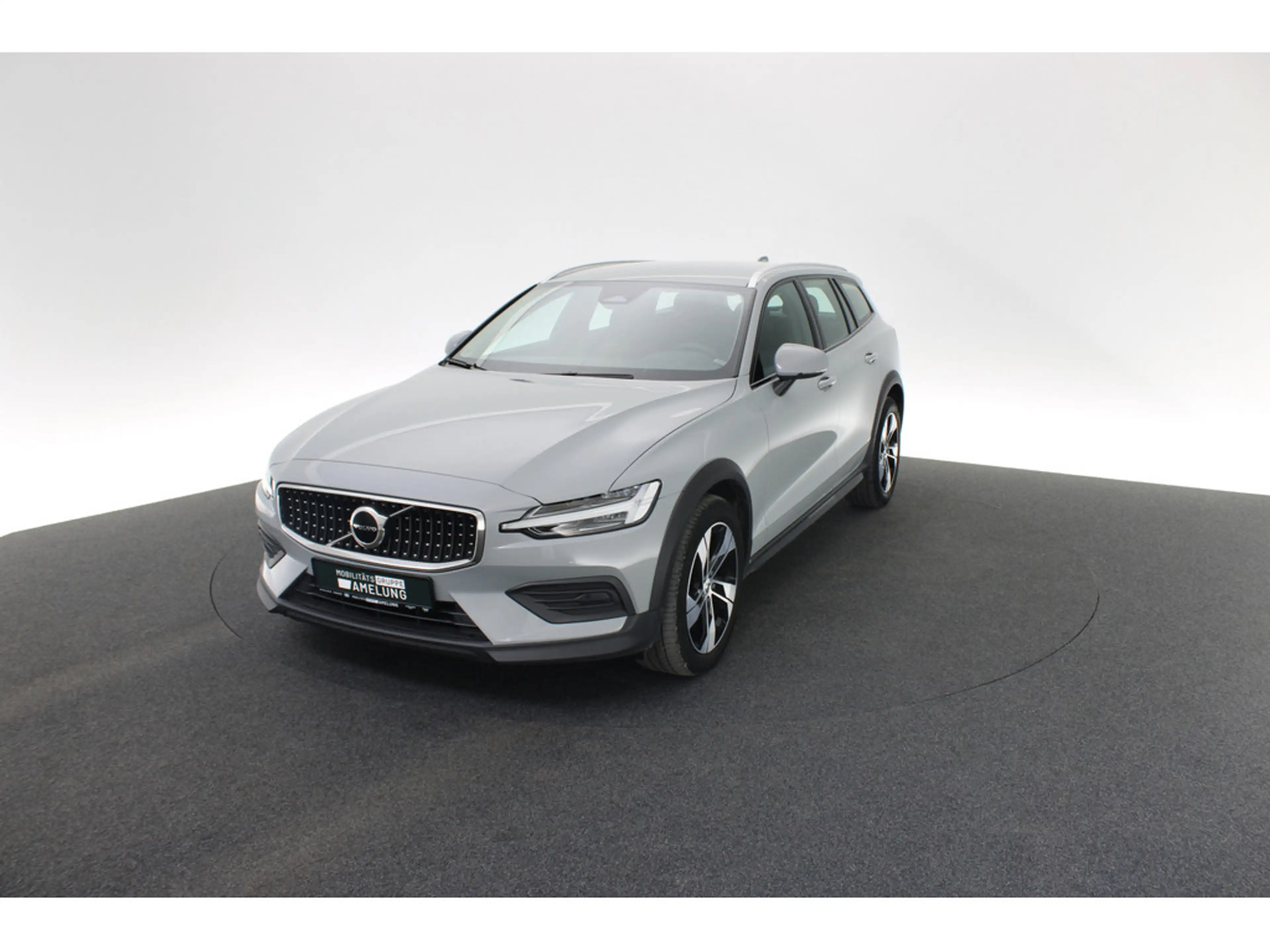 Volvo V60 Cross Country 2.0 Plus AWD LEDER KAMERA — photo 13