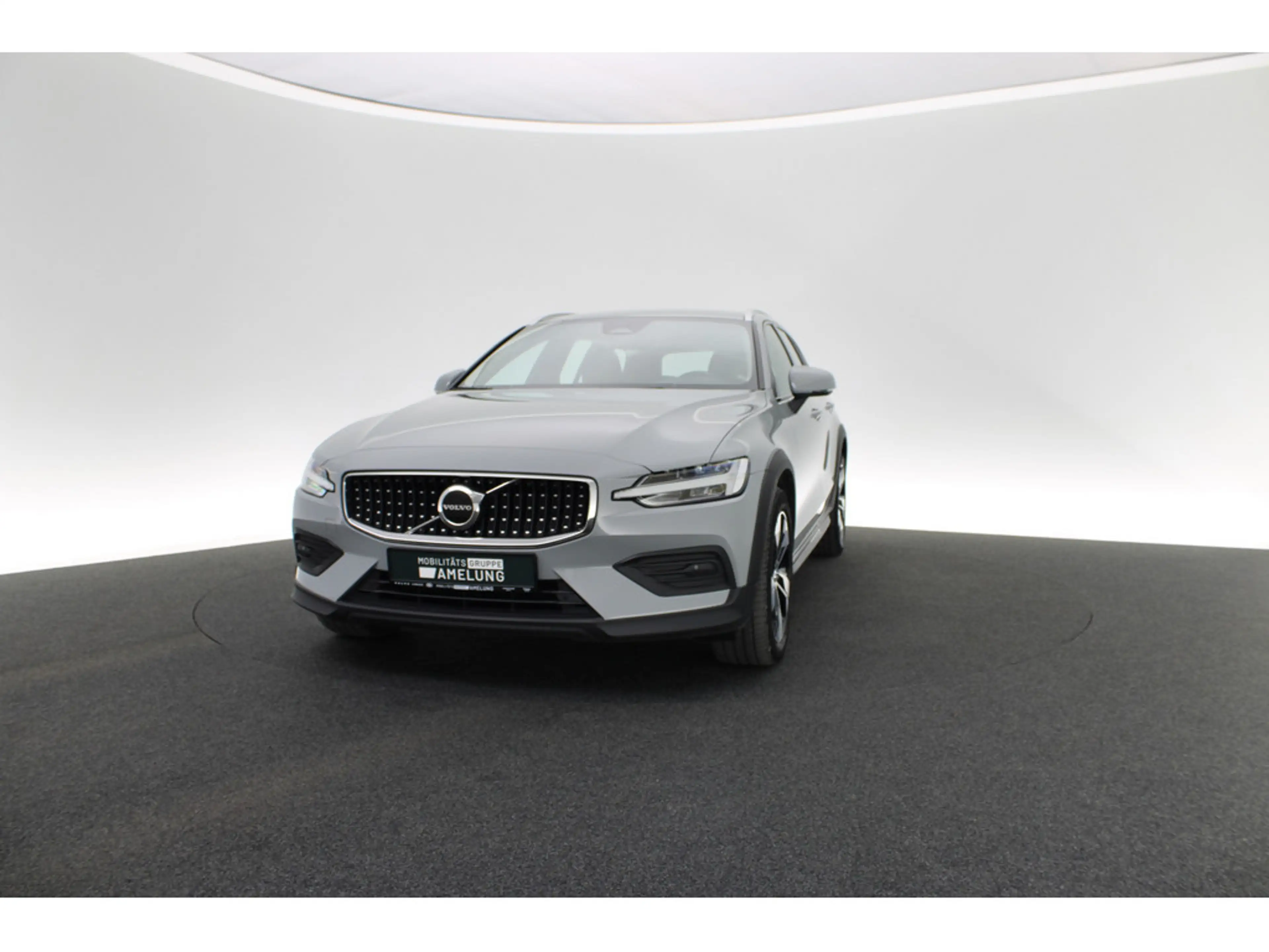 Volvo V60 Cross Country 2.0 Plus AWD LEDER KAMERA — photo 10
