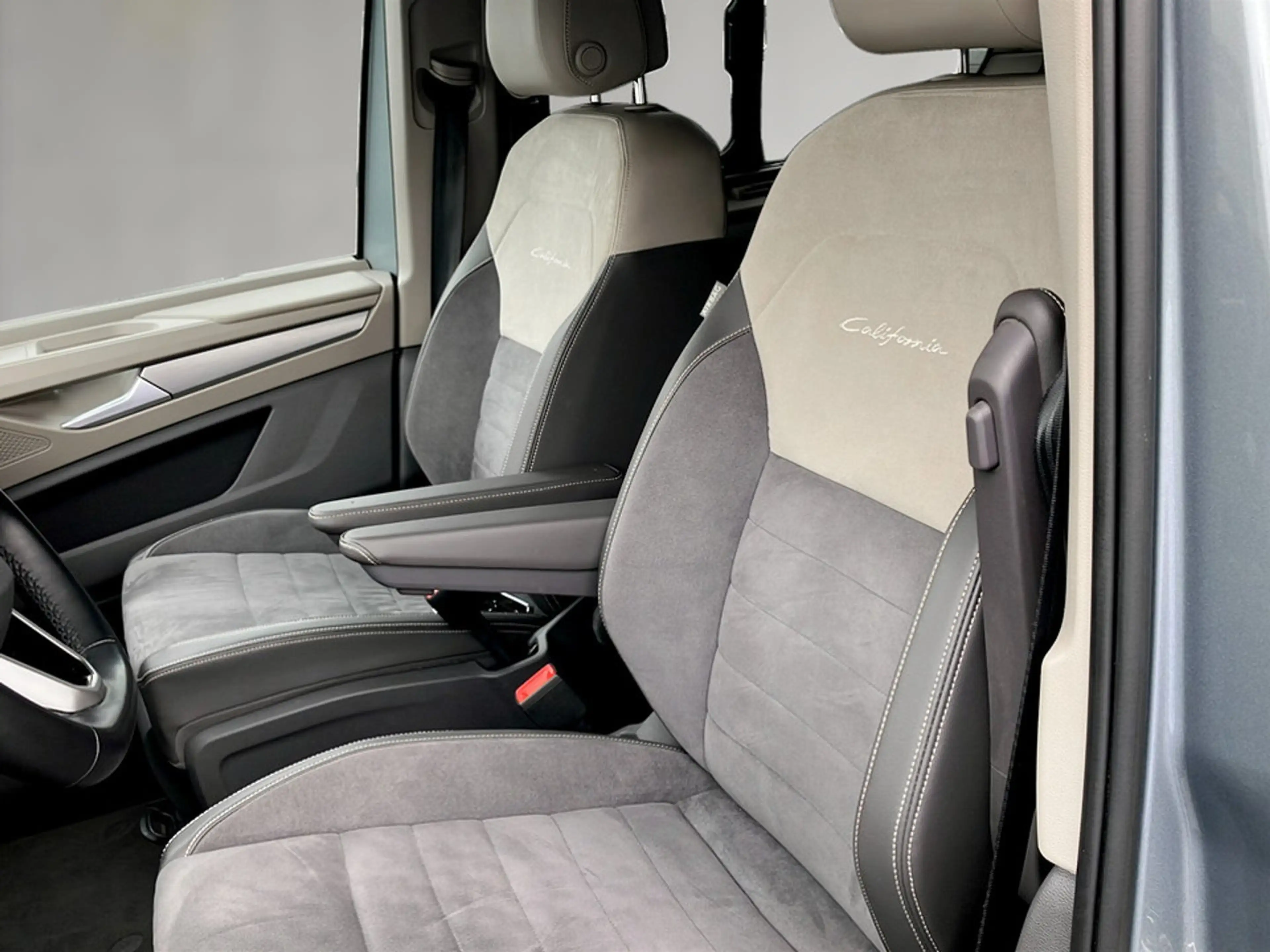 Volkswagen T7 California VW T7 California Ocean TDI — photo 11