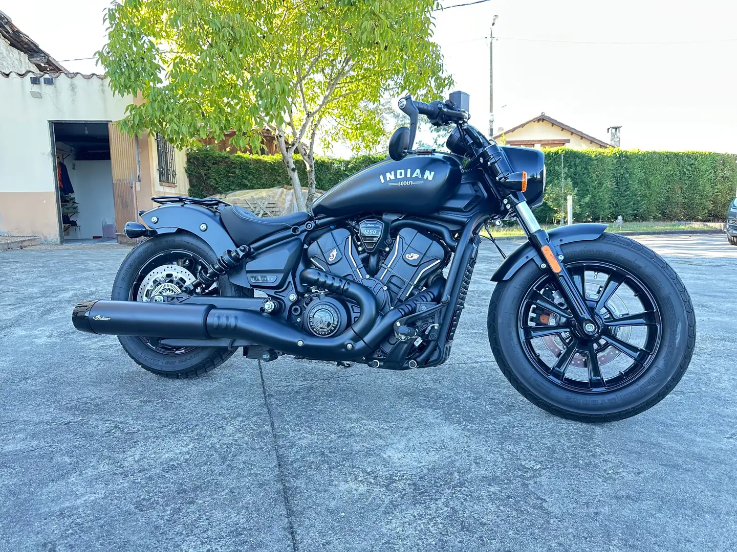 Indian Scout Bobber Limited Negro - 2