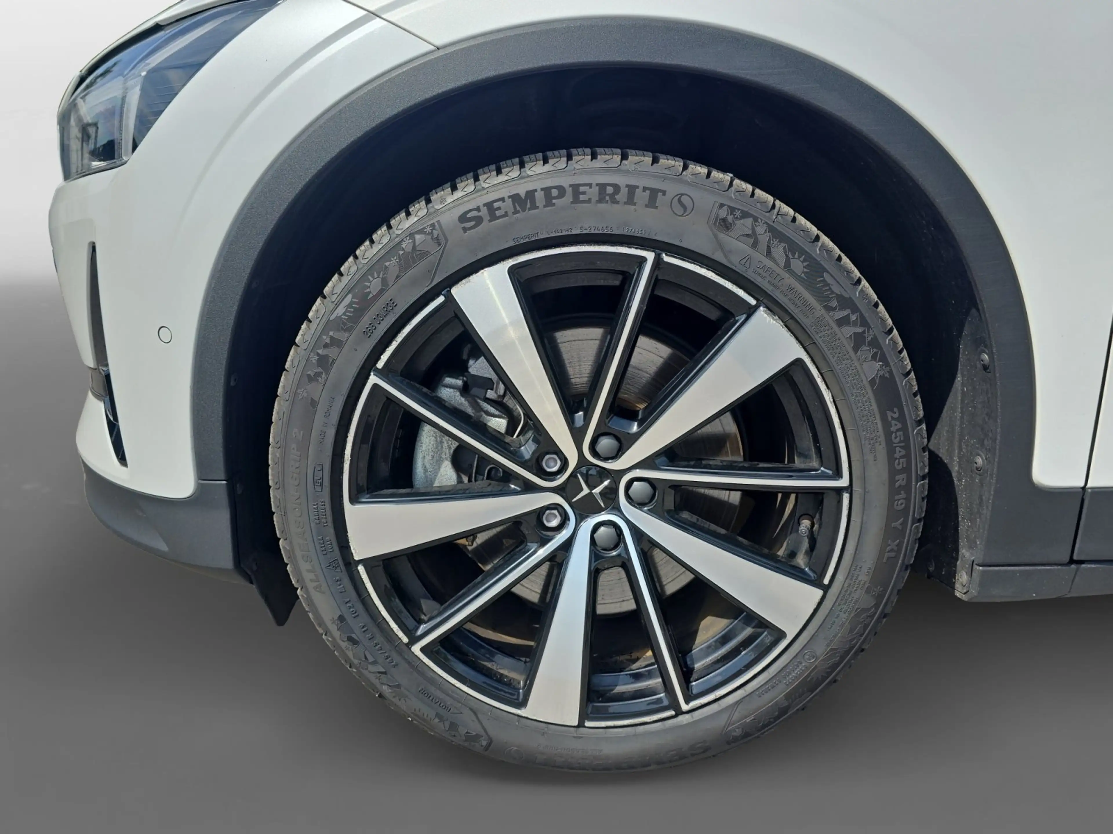 Polestar 2 Long Range Single — photo 9