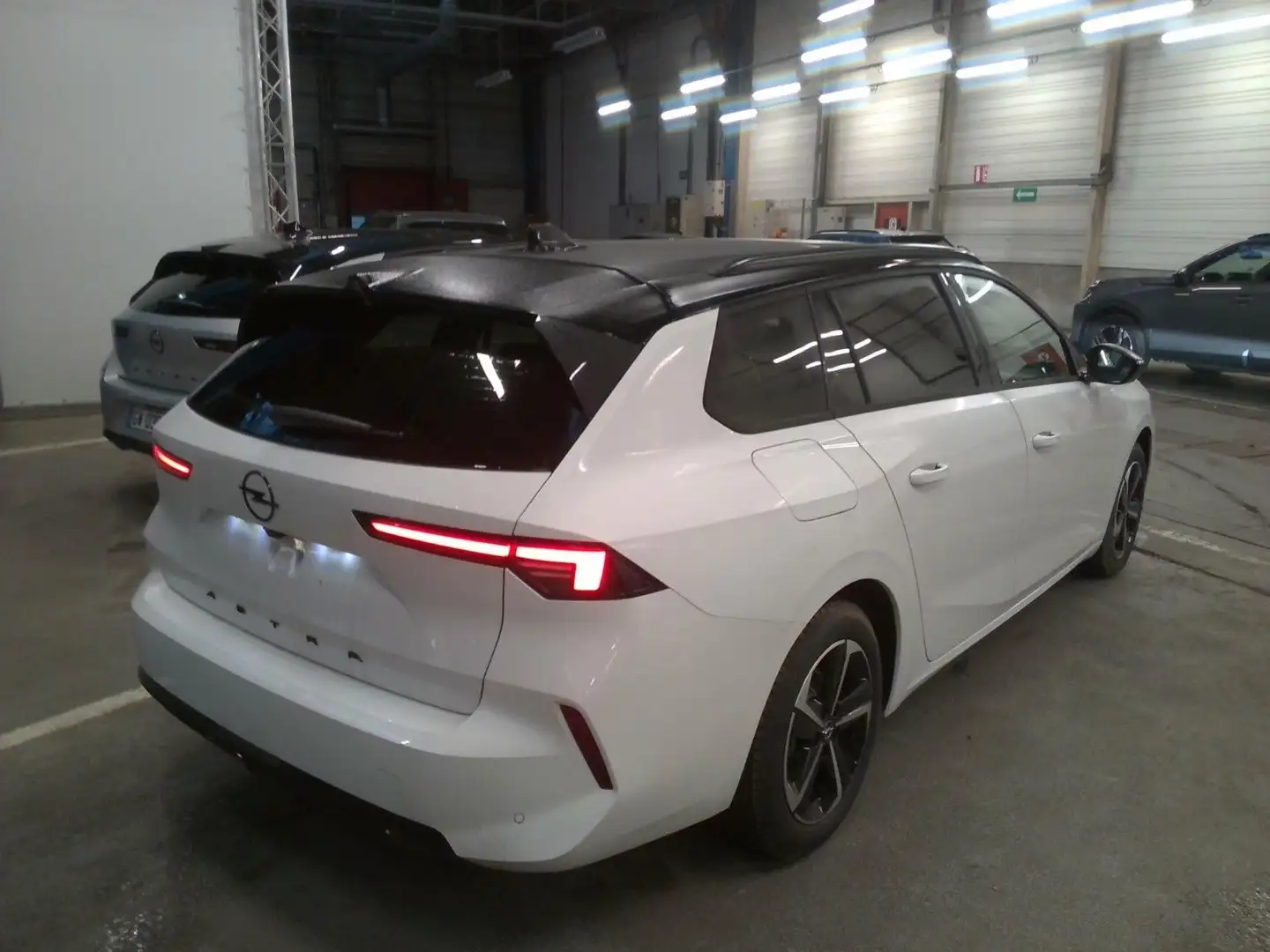 Opel Astra L ST GS*HUD*NAVI*MATRIX-LED*360'KAMERA*SHZ Wit - 2