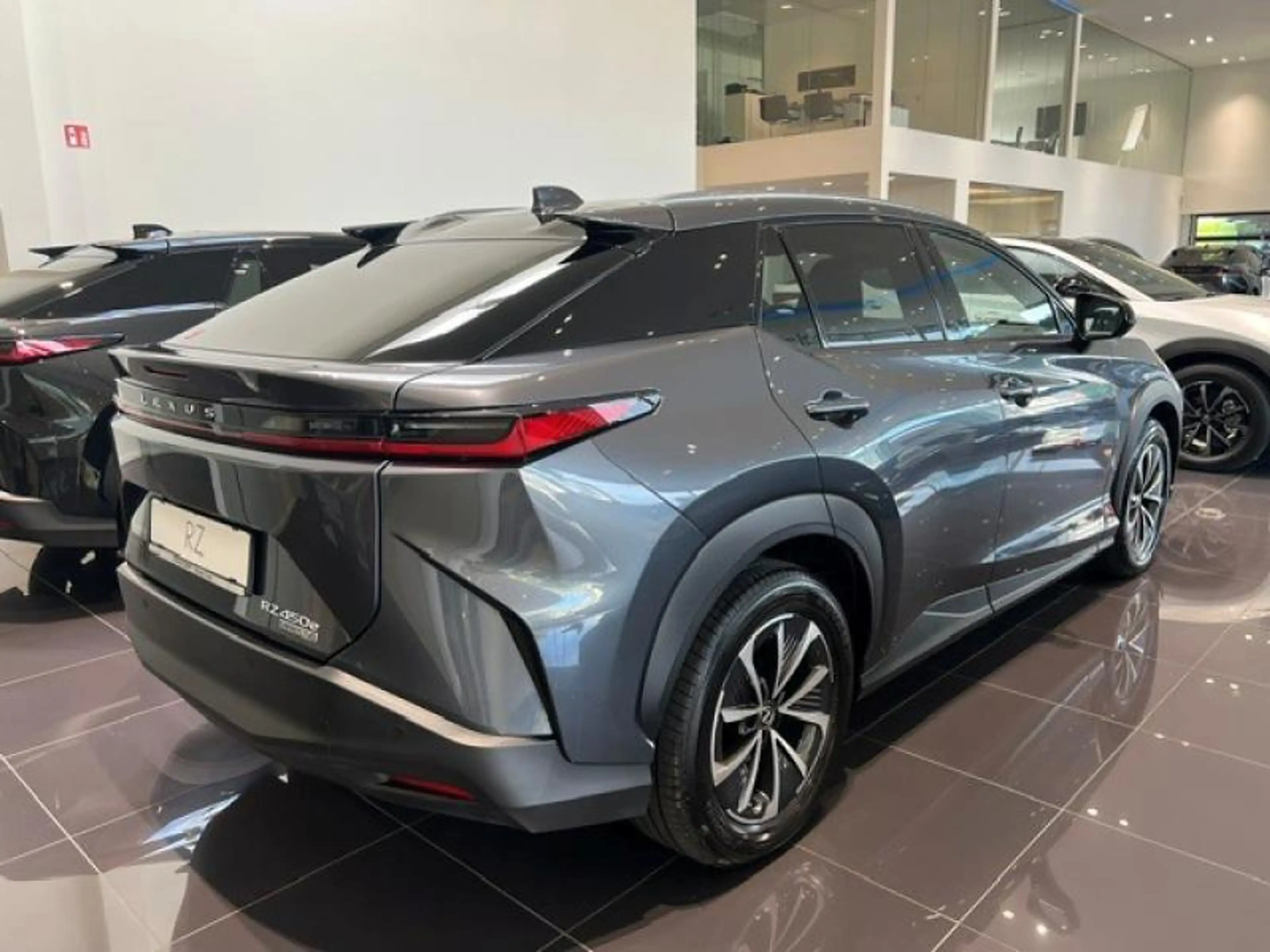 Lexus RZ Executive Line — photo 3