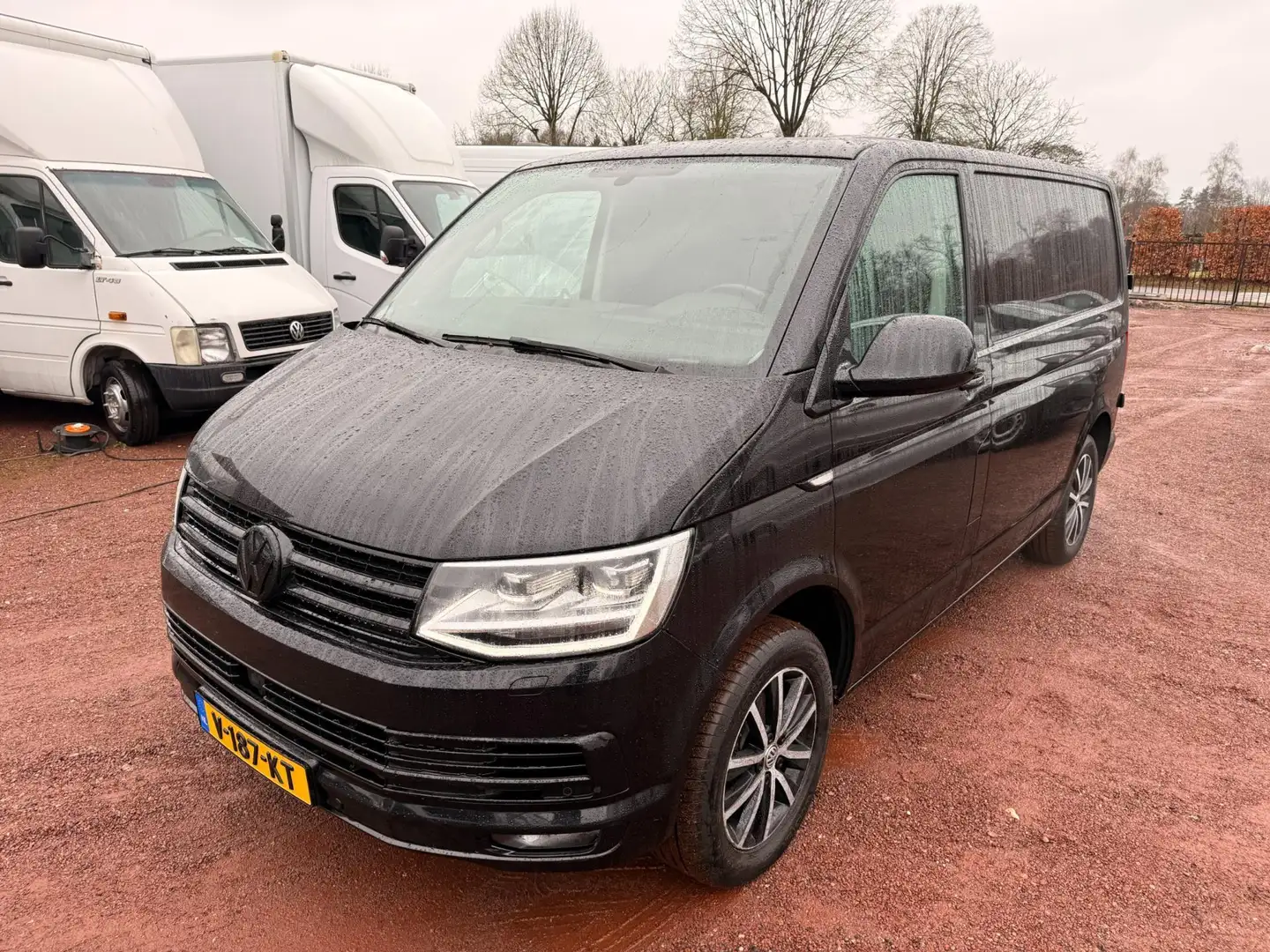 Volkswagen Transporter 2.0 TDI L1H1 Highline Noir - 1