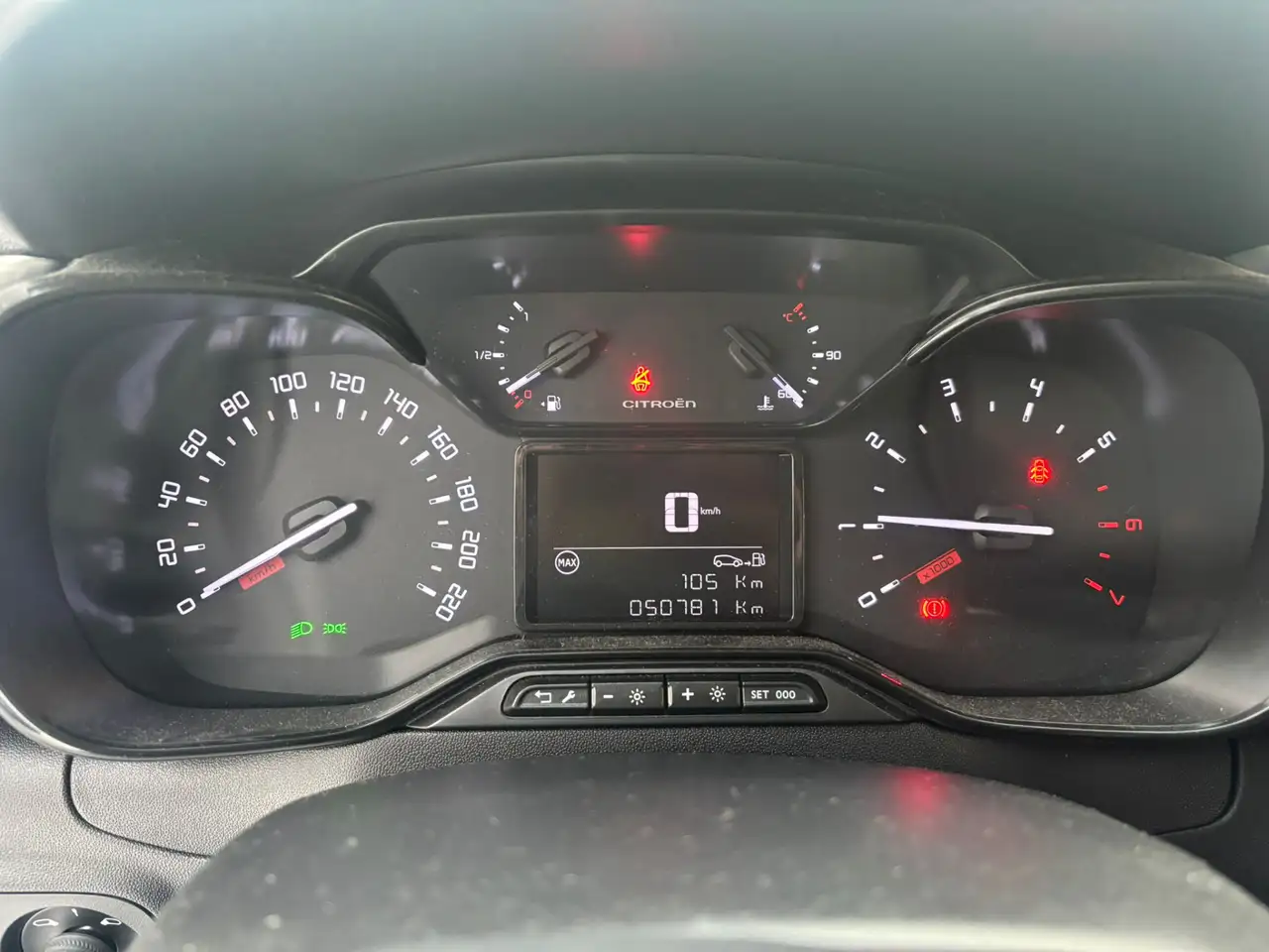 Citroen C3 PureTech 83 So Red | Parkeersensoren achter | Carp 11