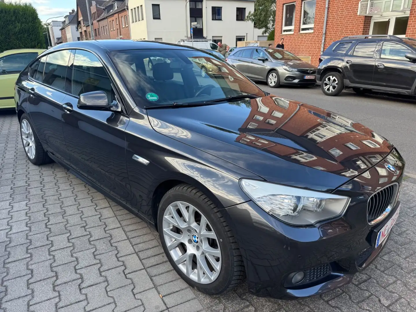 BMW 530 M Sport-Leder-Navi-1.Hand Grau - 2