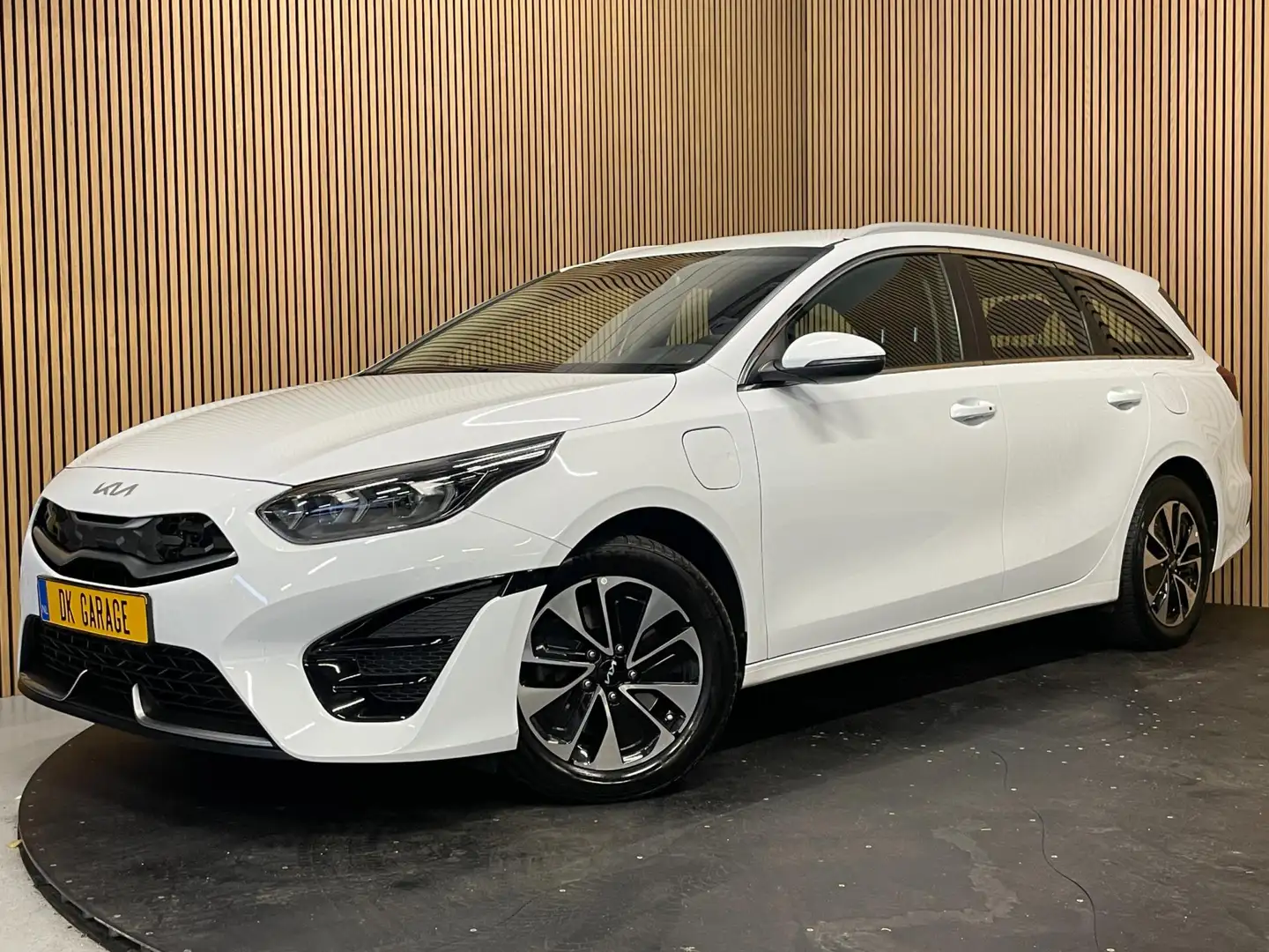 Kia Ceed SW / cee'd SW Sportswagon 1.6 GDI PHEV DynamicPlusLine|TREKH|LED Blanc - 1