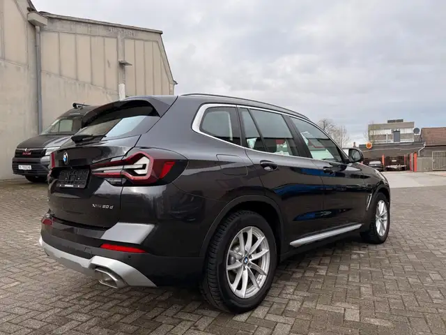 BMW X3 view 5