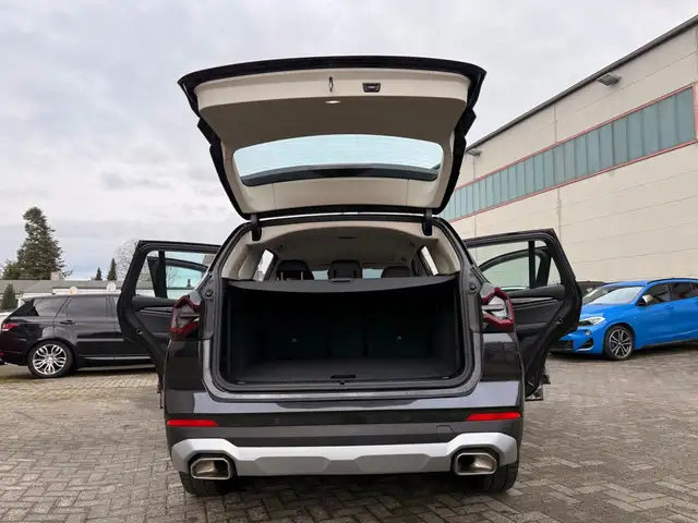 BMW X3 view 14