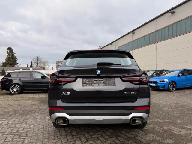BMW X3 view 6