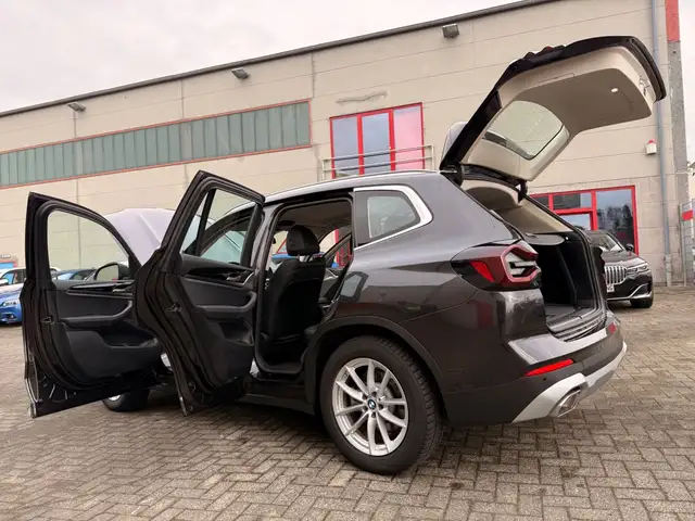 BMW X3 view 13