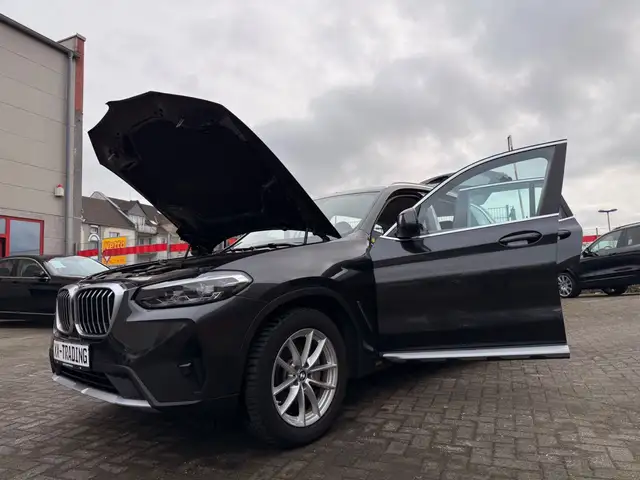 BMW X3 view 11