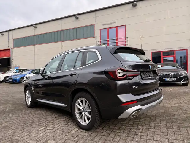 BMW X3 view 7
