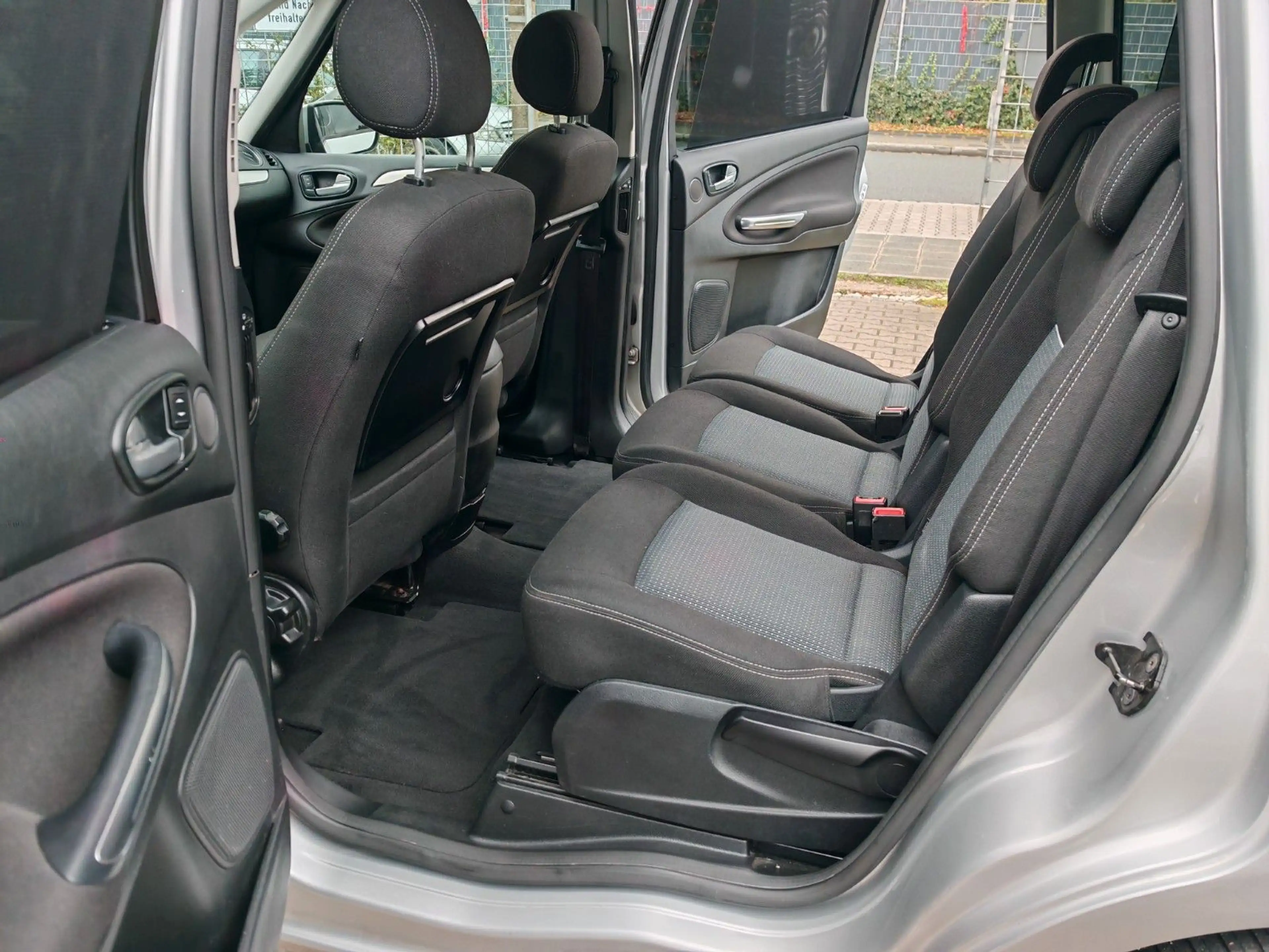 Ford Galaxy Business Edition 2.0 TDCI 140 PS 7 Sitze — photo 15