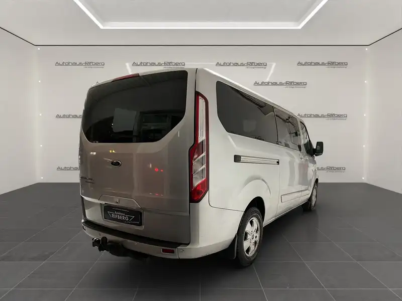 Annonce voiture d'occasion Ford Tourneo Custom - CARADIZE