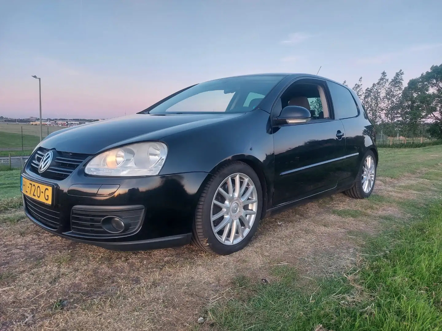 Volkswagen Golf 1.4 TSI GT Zwart - 1