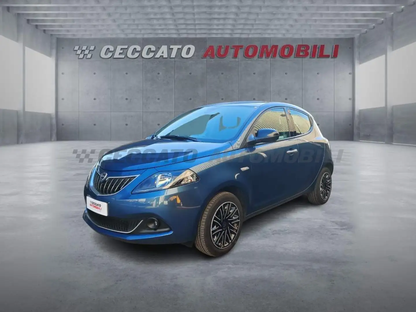 Lancia Ypsilon Ypsilon 1.0 firefly hybrid Gold s&s 70cv 5p.ti Blau - 1