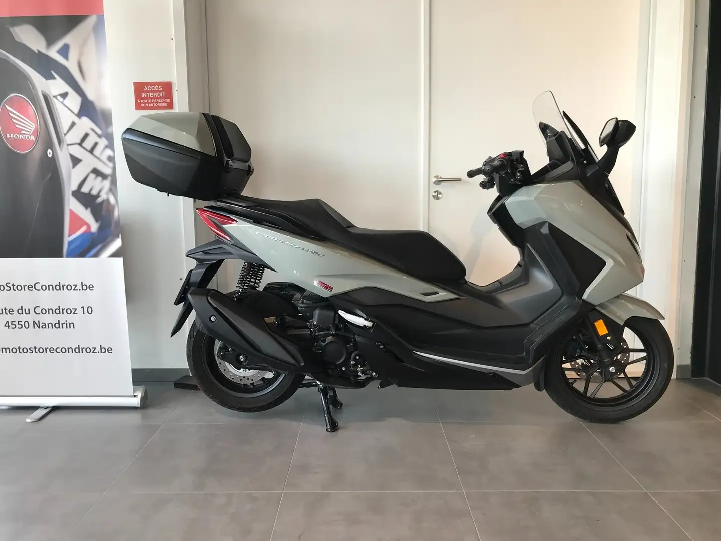 Honda Forza 350 Forza 350 + Top Box Grijs - 1