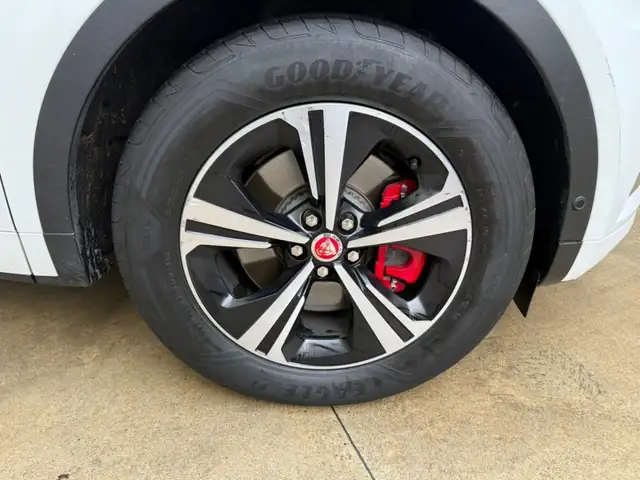 Jaguar E-Pace view 11
