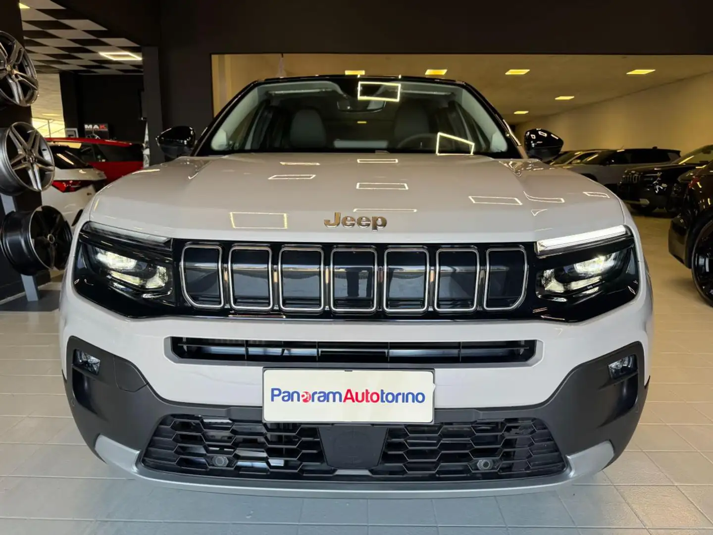 Jeep Avenger 1.2 Turbo MHEV Summit Šedá - 2