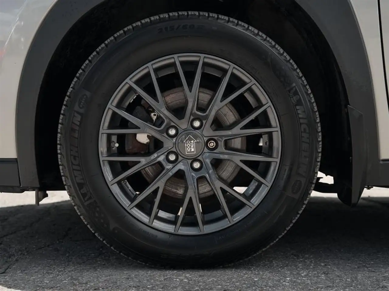 Lexus UX снимка Lexus UX