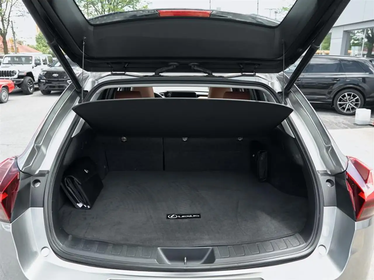 Lexus UX снимка Lexus UX