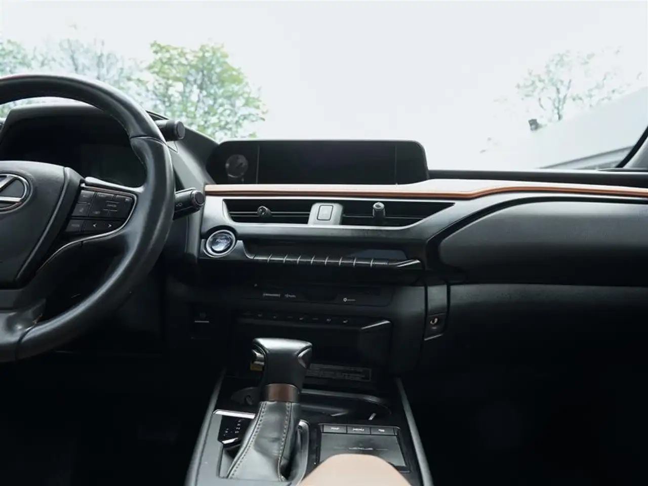 Lexus UX снимка Lexus UX
