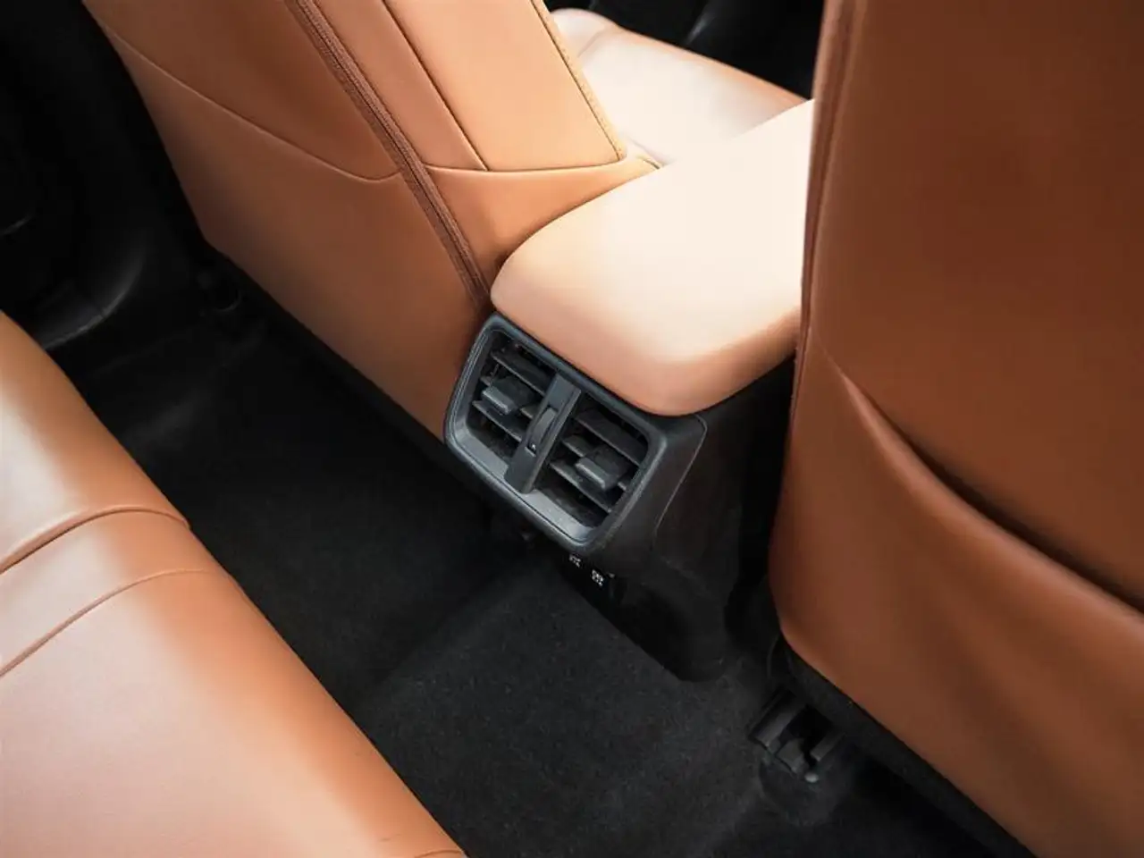 Lexus UX снимка Lexus UX