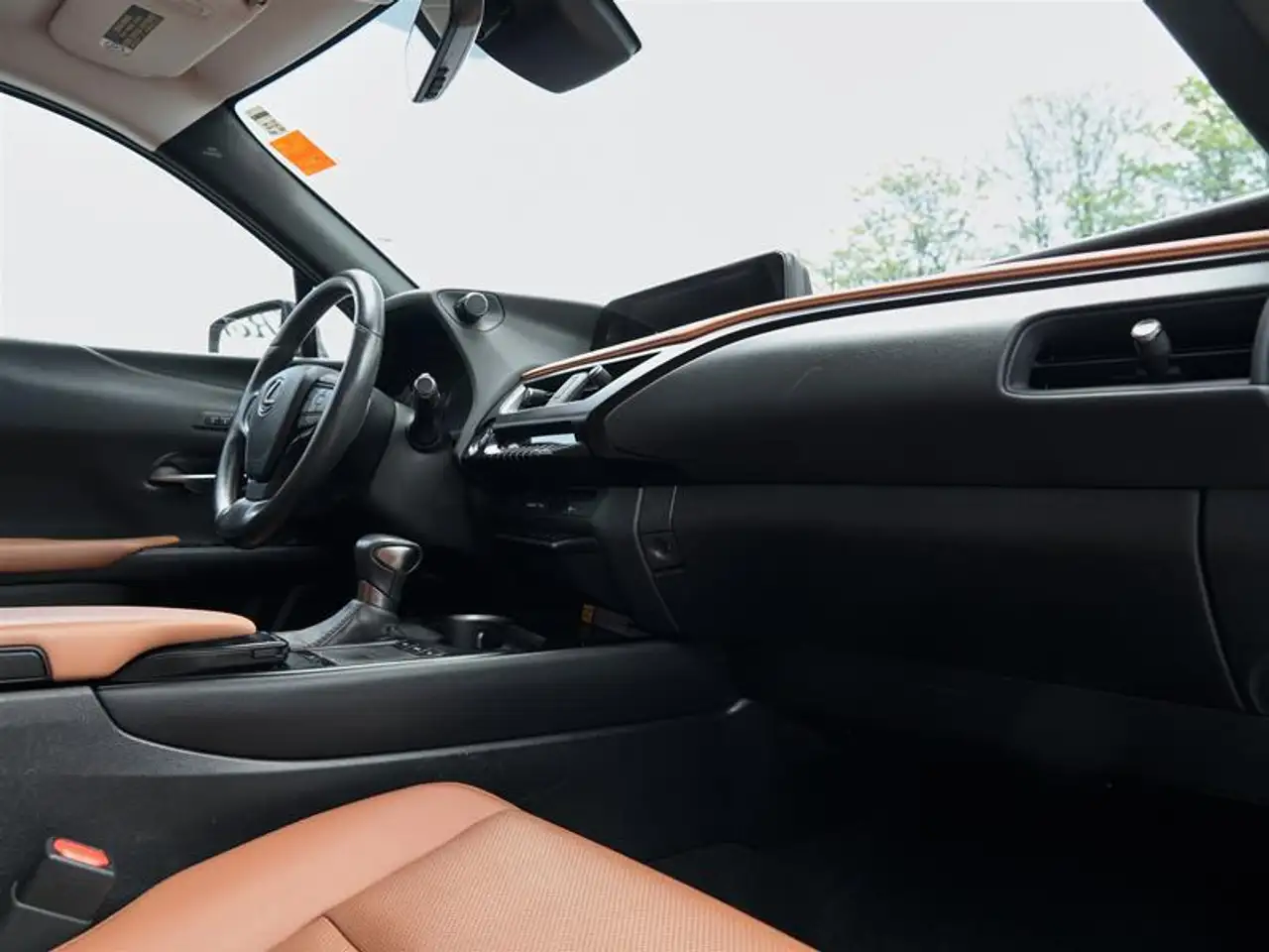 Lexus UX снимка Lexus UX