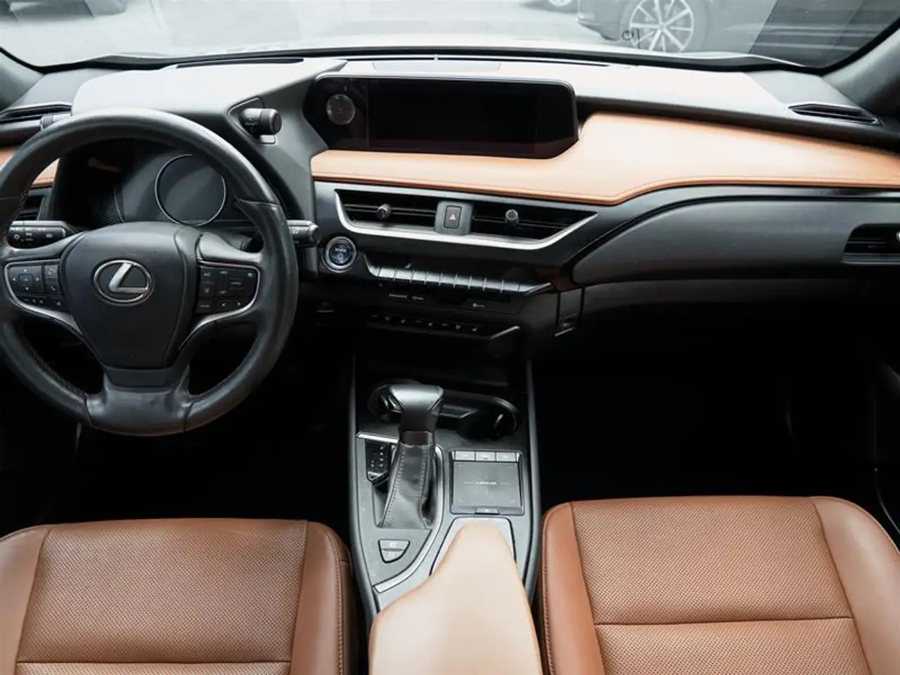 Lexus UX снимка Lexus UX