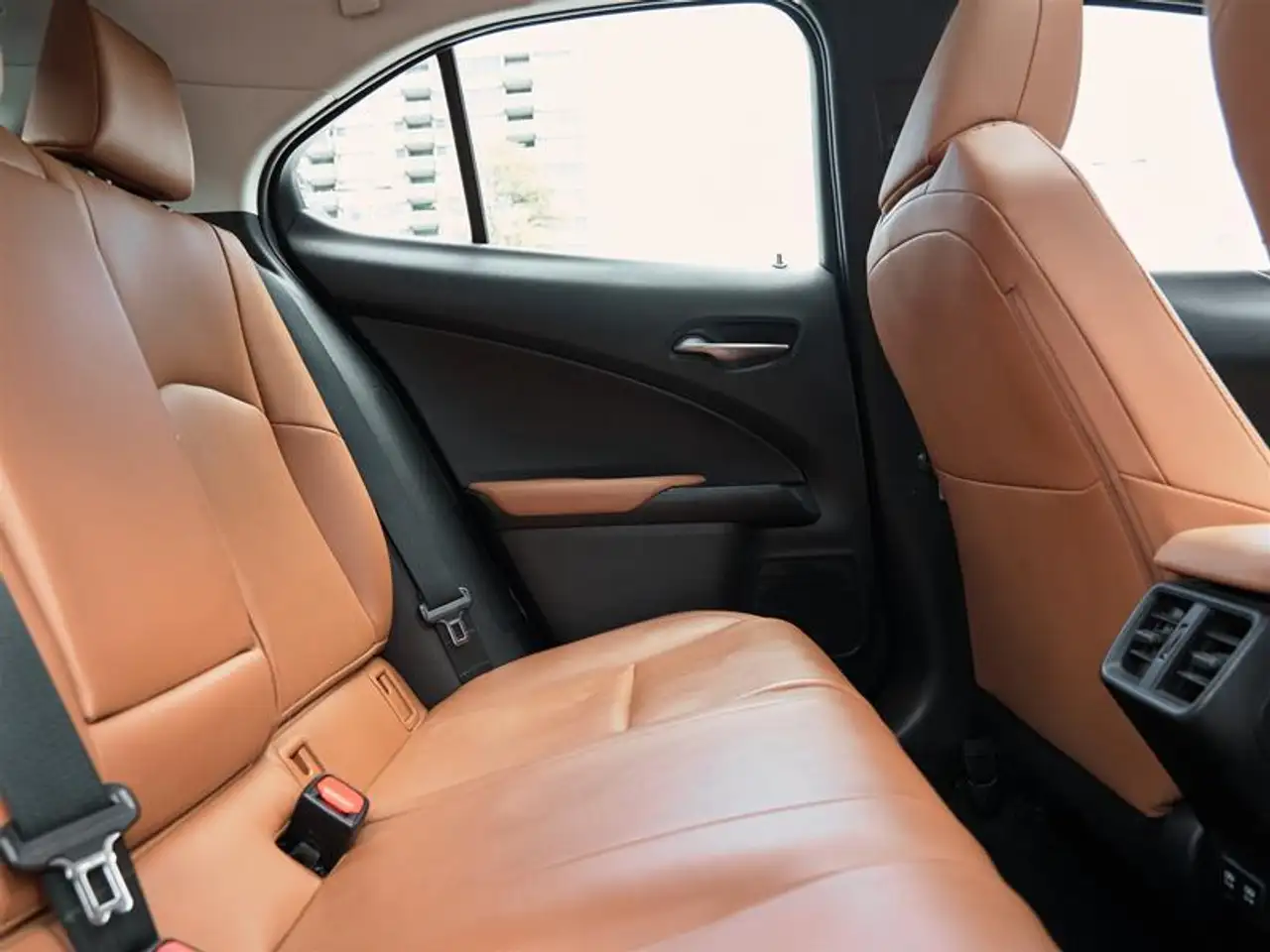 Lexus UX снимка Lexus UX