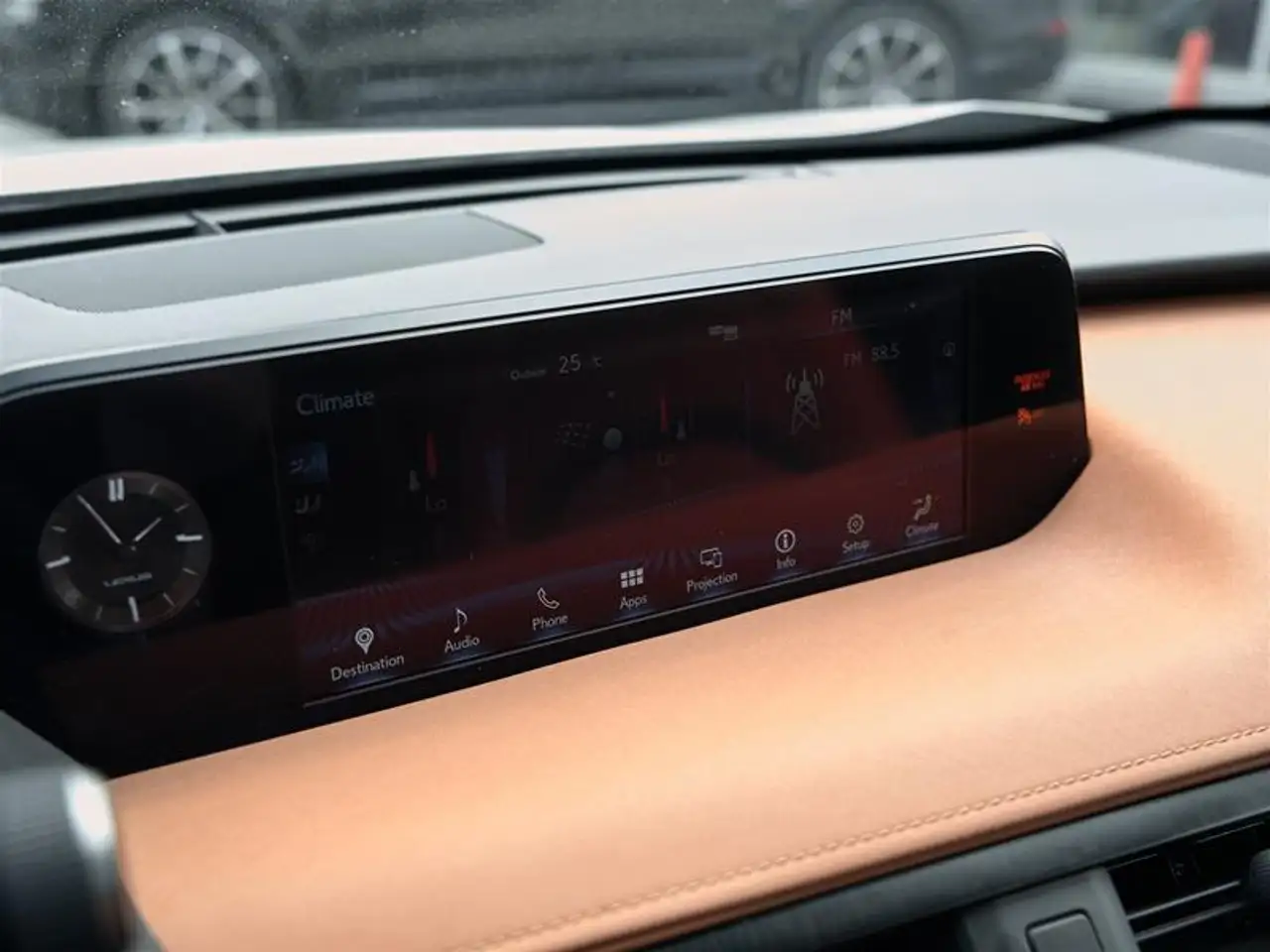 Lexus UX снимка Lexus UX