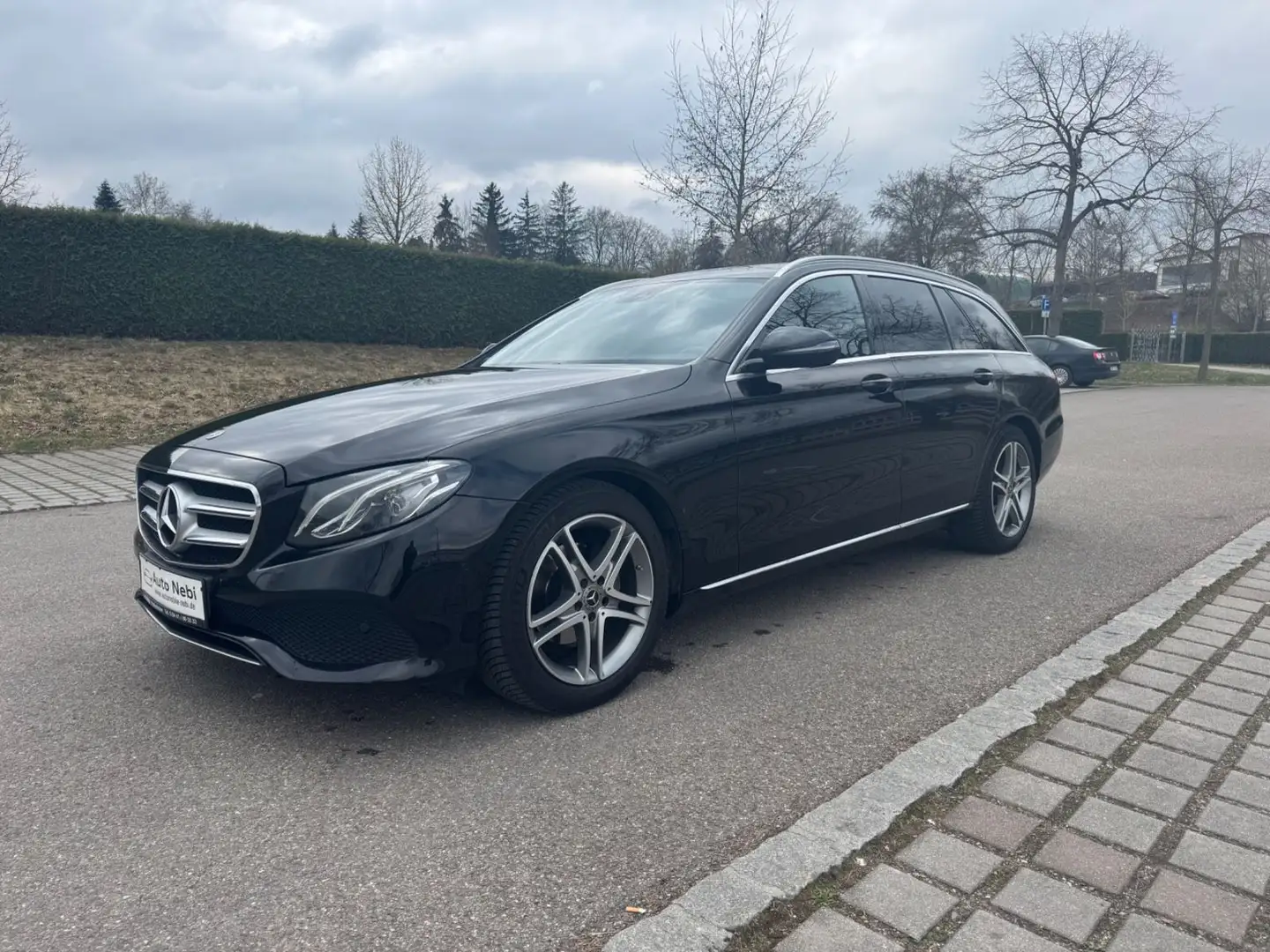 Mercedes-Benz E 220 d T-Modell*Display*Euro 6*Automatik*Top* Schwarz - 1