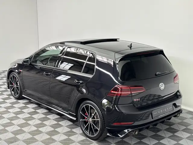 Volkswagen Golf view 3
