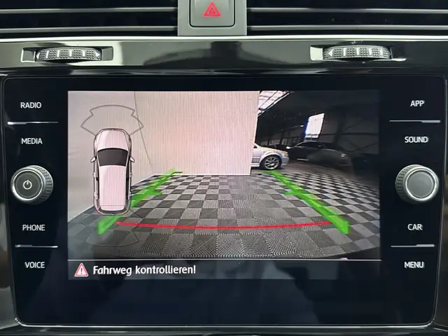 Volkswagen Golf view 14