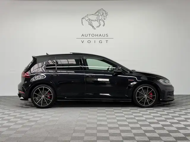 Volkswagen Golf view 4