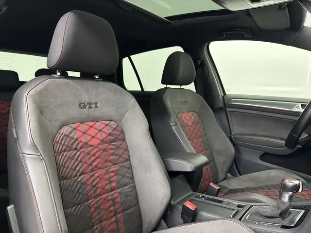 Volkswagen Golf view 12