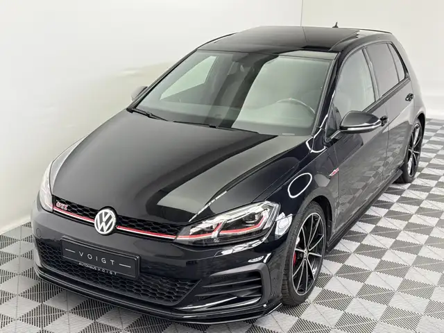 Volkswagen Golf view 2