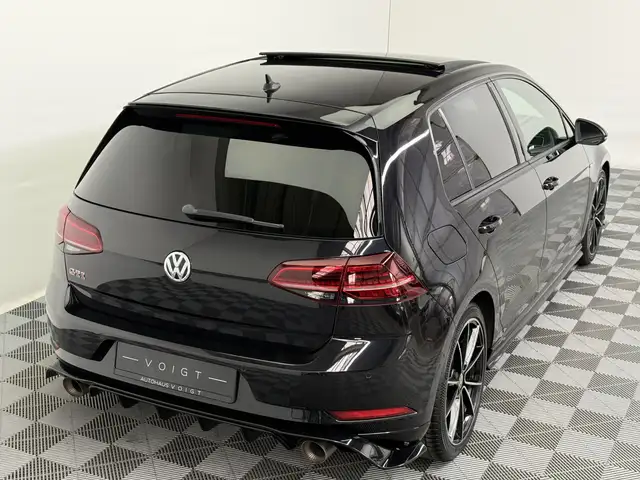 Volkswagen Golf view 6