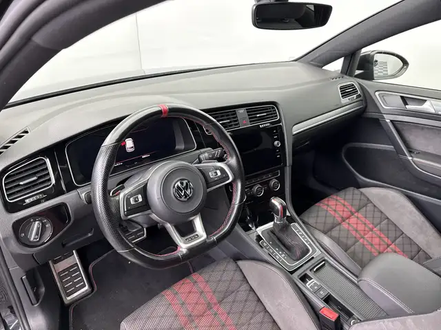 Volkswagen Golf view 9