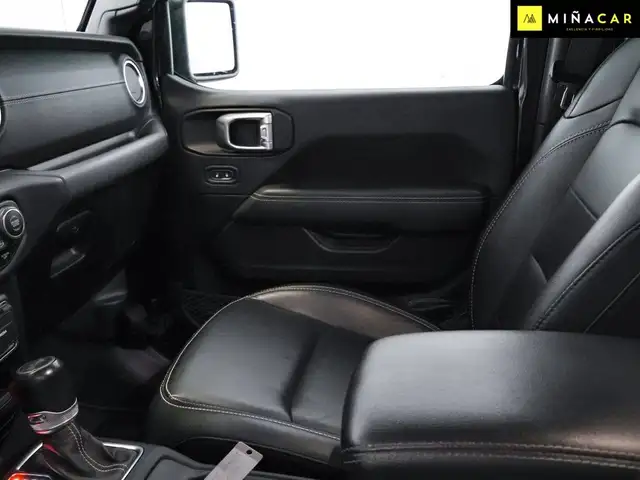 Jeep Wrangler view 24