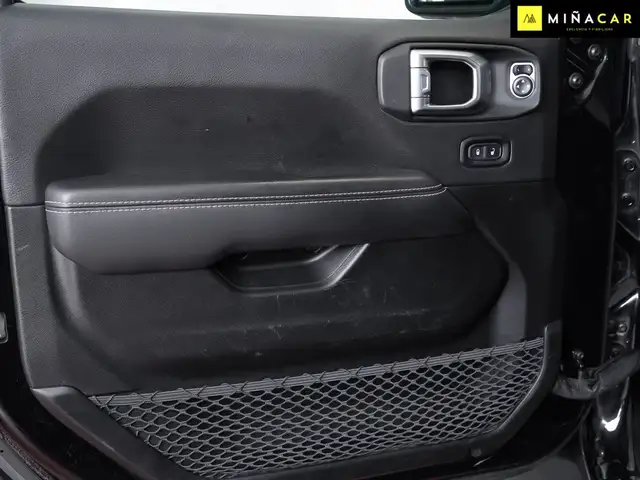 Jeep Wrangler view 25