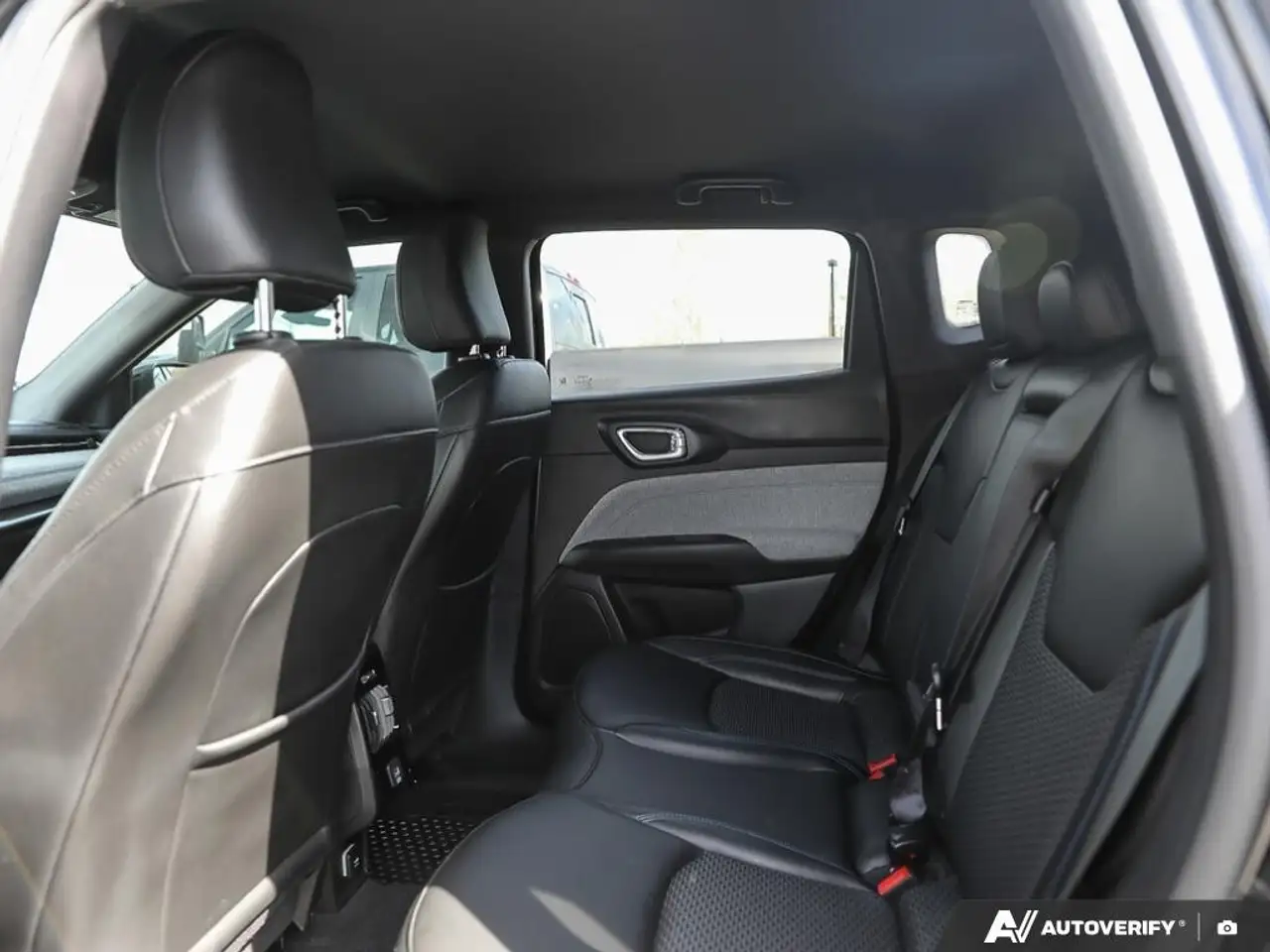 Jeep Compass снимка Jeep Compass