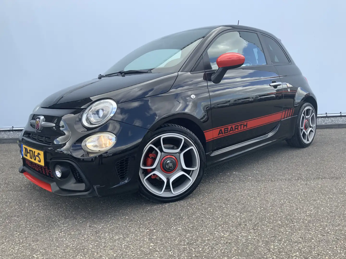 Fiat 500C Abarth 1.4 T-Jet 595 Automaat Euro 6 Zwart - 1