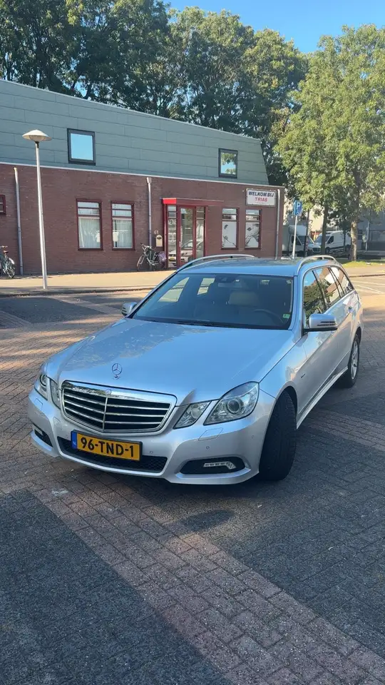 Mercedes-Benz E 200
