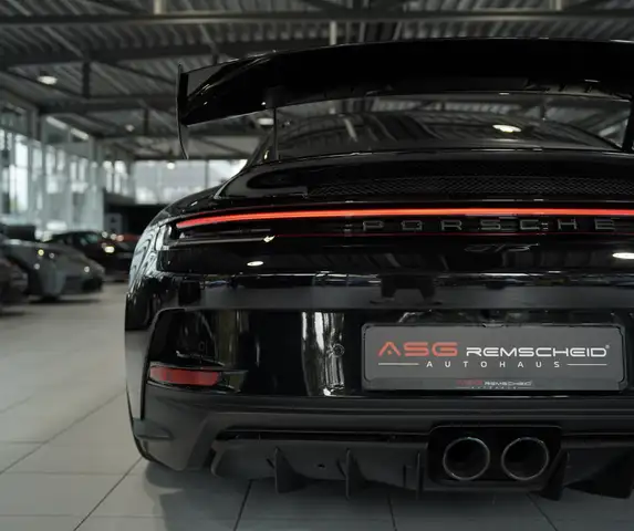 Porsche 911 view 13
