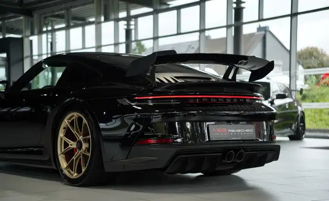 Porsche 911 view 14