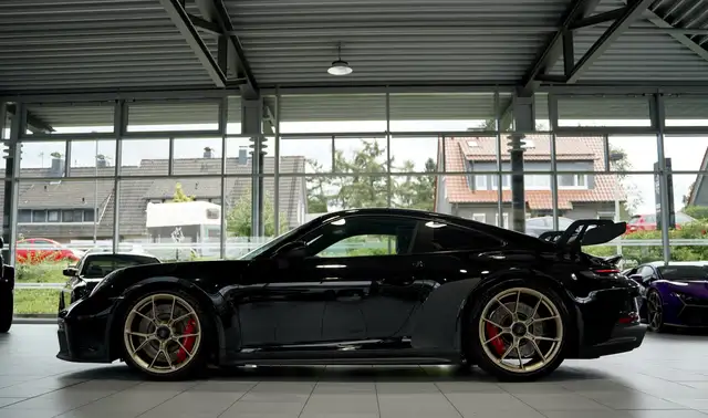 Porsche 911 view 10